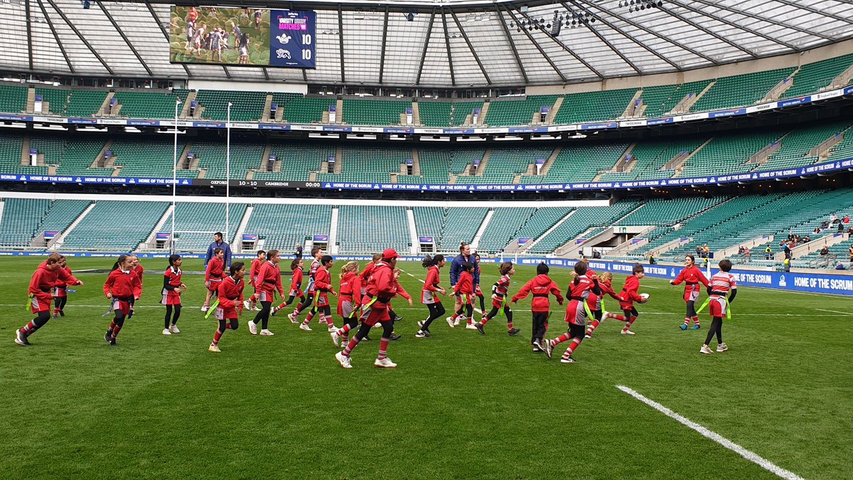 MrsPacheBHS's tweet photo. What an an amazing experience for our rugby superstars! @Broomfield_HS #VarsityMatches @Twickenhamstad @DukesEducation @ISAsportUK https://t.co/vfvqercM98
