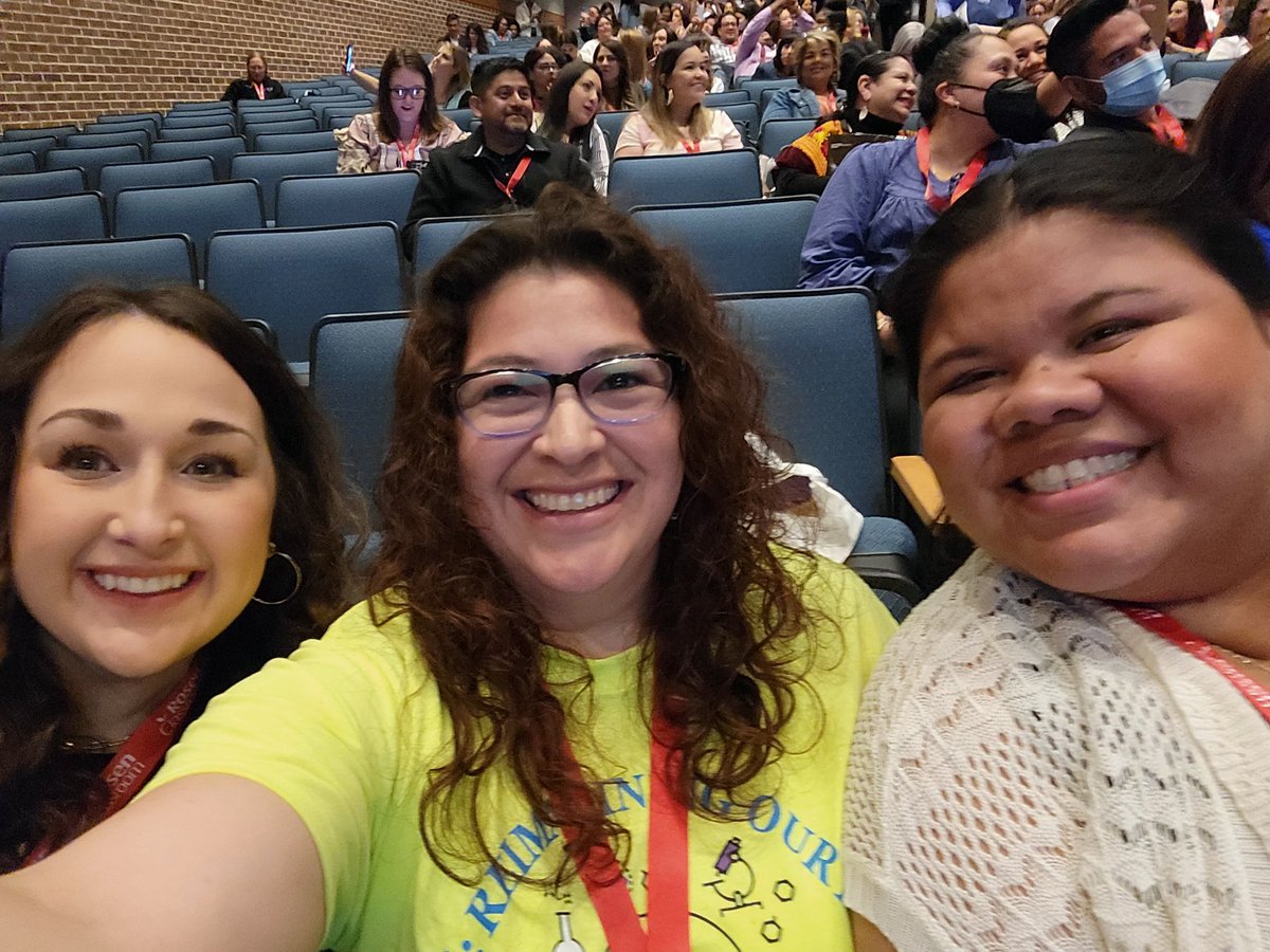 MeEstrello tweet media