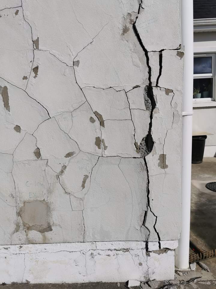 mag_justice's tweet photo. An Taoiseach @MichealMartinTD and Minister @McConalogue spent some time today at the home of Claire and Greg McDaid. An Taoiseach was shocked at the crumbling walls and over a cup of tea he listened to the impact this crisis is having on the McDaid family
#MicaRedress https://t.co/usQDYi1CnE
