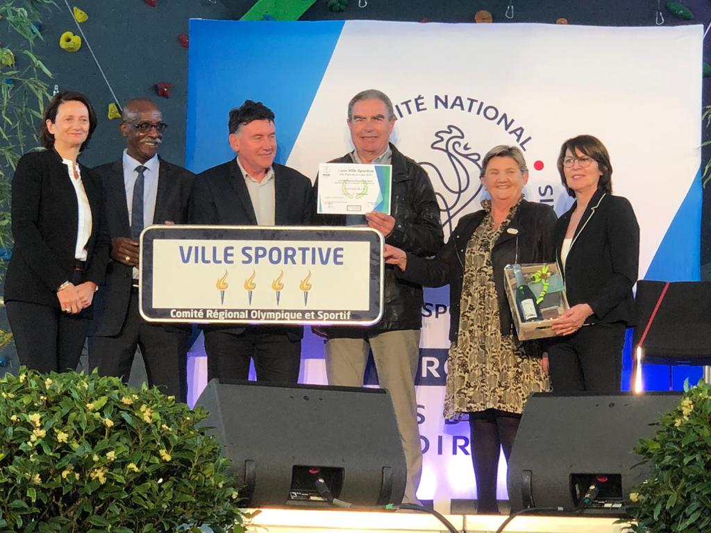 Félicitation au Pont de Cé 🔥🔥🔥🔥 #villesportive des #paysdelaloire 
#sportpdl #cérémonie