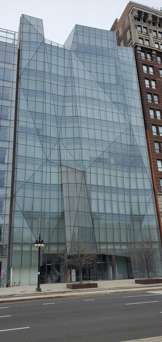 maeganasmith's tweet photo. Me: I like this building.
@magikspells : It's a shape.
Me: 💯 https://t.co/5pua0gwpmC