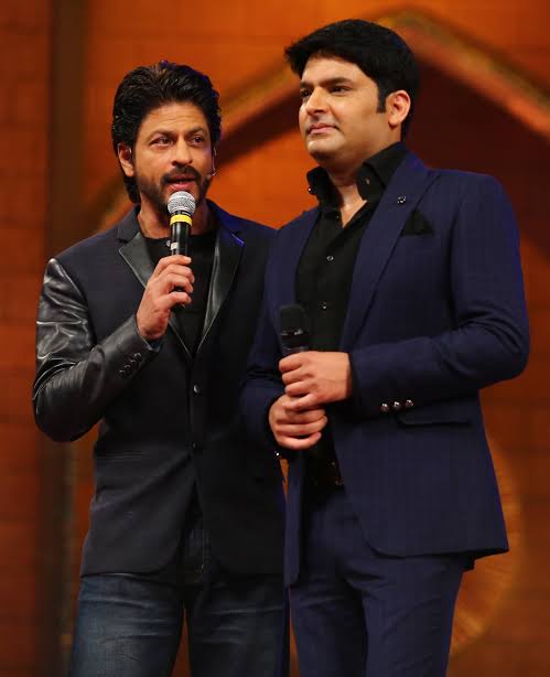 Raghav_K933's tweet photo. Always love their bonding &amp; banter ❤❤ @iamsrk @KapilSharmaK9 waiting since so long to enjoy yr chemistry. 
Many happy returns kapil vro 🎂🎆 shine always, &amp; stay blessed 🎉 
#HappyBirthdayKapilSharma #kapilsharma 
#ShahRukhKhan𓀠 https://t.co/r60e2T79Wj