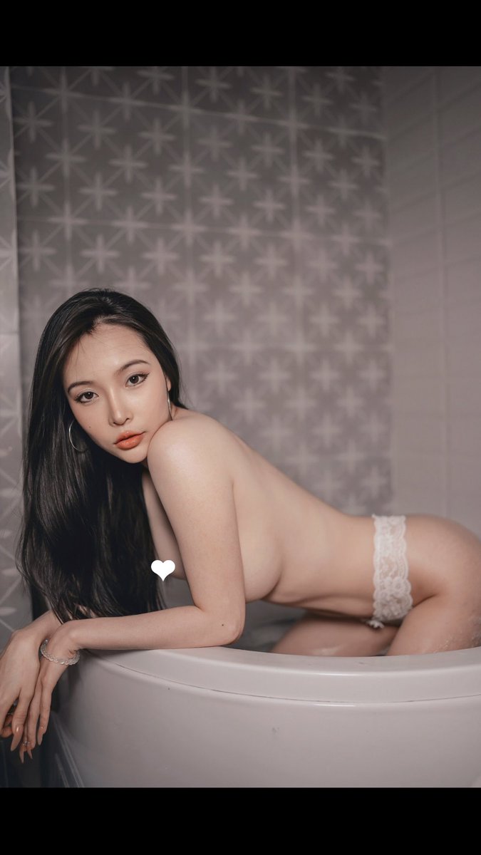 這系列浴室照就放這裡了
這種隨便放喜歡作品不用顧慮太多的感覺還蠻爽的
但是想一想有時候這種約束限制其實也是雙刃劍
之前常常在Twitter上看到很多讓人無法直視的po（我是看到直白的性交畫面會頭痛的人）
所以自然而然就很少點開更新這了
然而在我感受到ig不能自由發揮到約束感時又想起了Twitter的好 https://t.co/X7u9AFA8pg