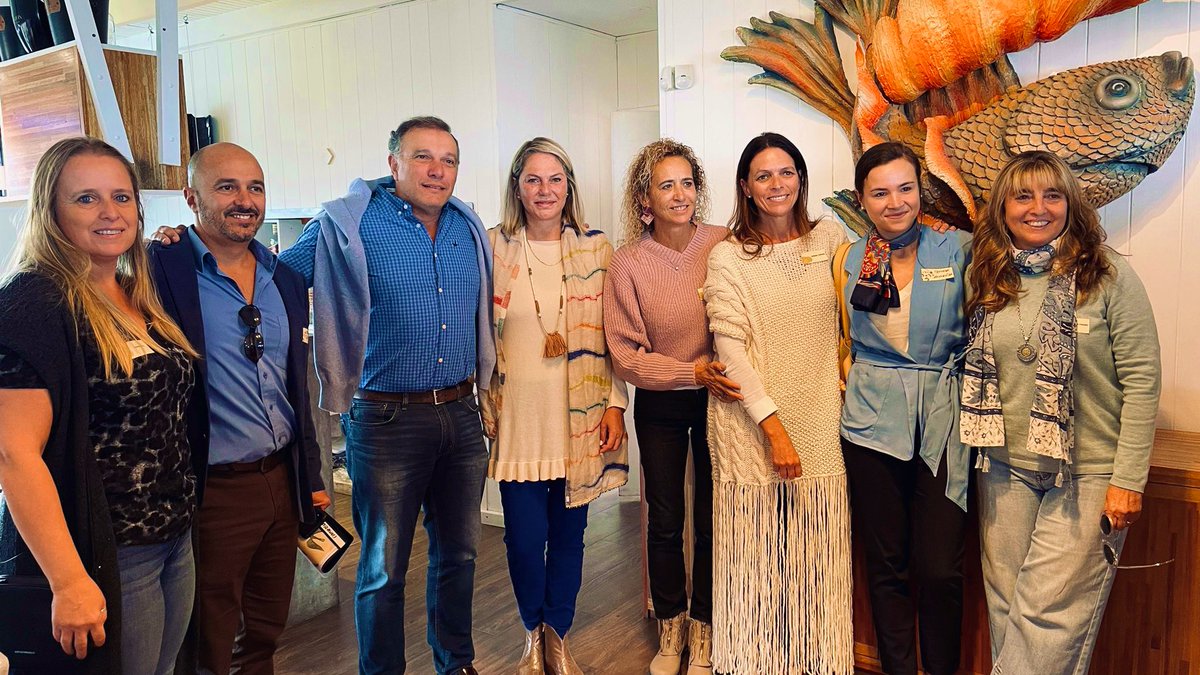 MAramendia's tweet image. Muchas gracias @mariasotoporcar y @vcervieri, un placer acompañarlas en #Rocha junto con @alejoumpierrez en el Primer encuentro de #Redder. Muy bueno lo q están haciendo, fundamental desarrollar relaciones de confianza, y trabajar todos juntos para alcanzar la equidad.