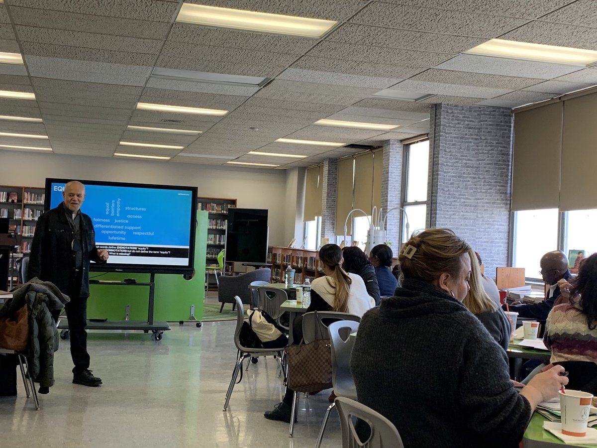 @YonkersSchools new leaders engage in Building a Common Language of Diversity, Equity, & Inclusion. @SuptQuezada and Dr. Rodriguez leading the experience on a Saturday morning! #YPSunstoppable #BelongingMatters