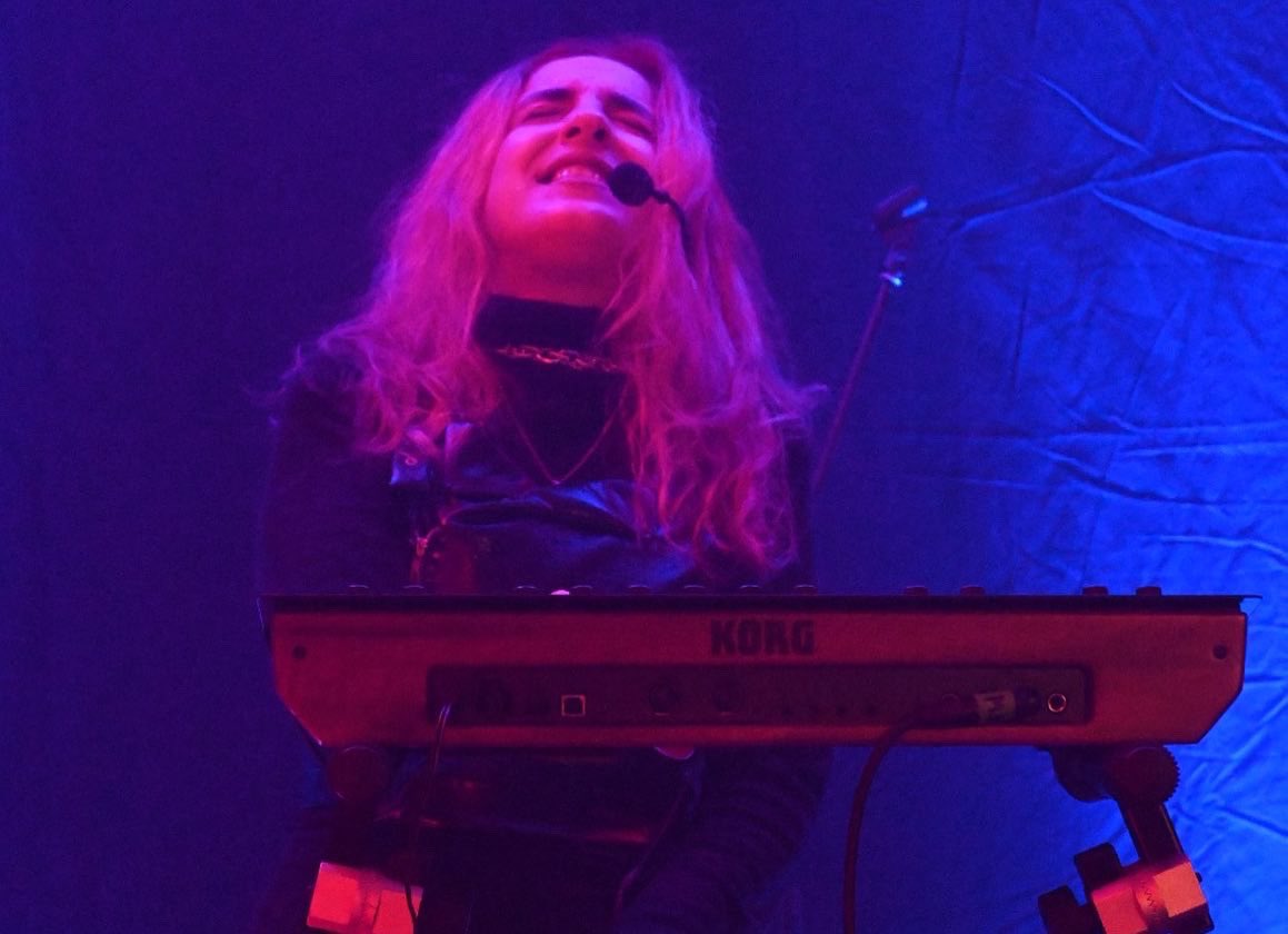 kommaesslingen's tweet photo. Gestern Abend mit @mueran_humanos im Komma - vielen Dank! Nächsten Freitag, 8.4. geht es weiter mit dem Konzert von Hildegard von Binge Drinking &amp; Das Kinn. Nicht verpassen! https://t.co/nokM8shsGw
