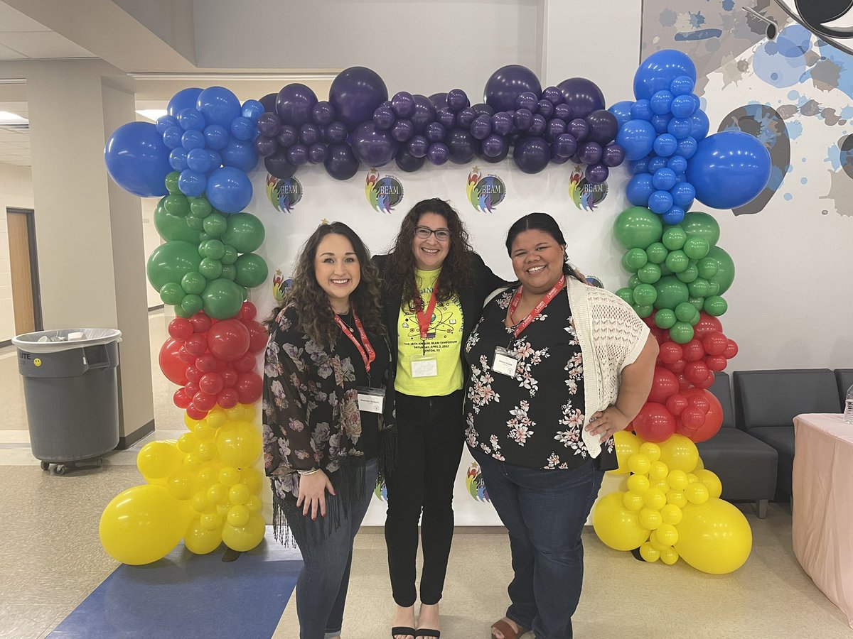 Read_MsAlcaraz's tweet photo. Love spending time with my @IrvingBowie_MS Cubs! Especially when we get to Reimagine our Future at #BEAM2022!!! #learninggrowingachieving Representing @IrvingISD together with so many other amazing educators! #WeRise @MeEstrello @ggoldstonbms 🖤💚🖤💚 https://t.co/VpLJiQuTzu