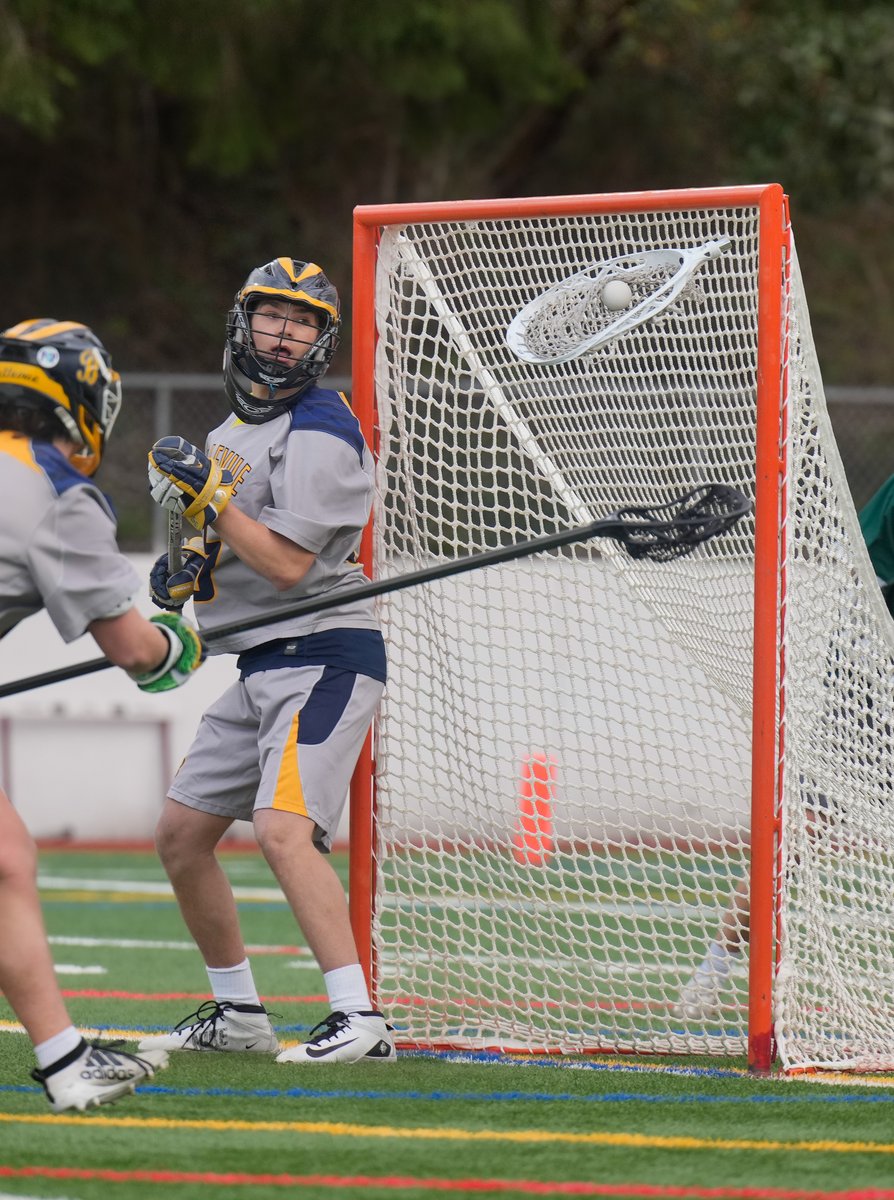 SoundLacrosse's tweet photo. Photo of the Day at the Northwest Invitational (and I promise this was not photoshopped)

@PVMensLax @BellevueLAX @walax @NevadaLaxNews @seatimespreps @SeaTimesSports https://t.co/mTRfQCHJ0P