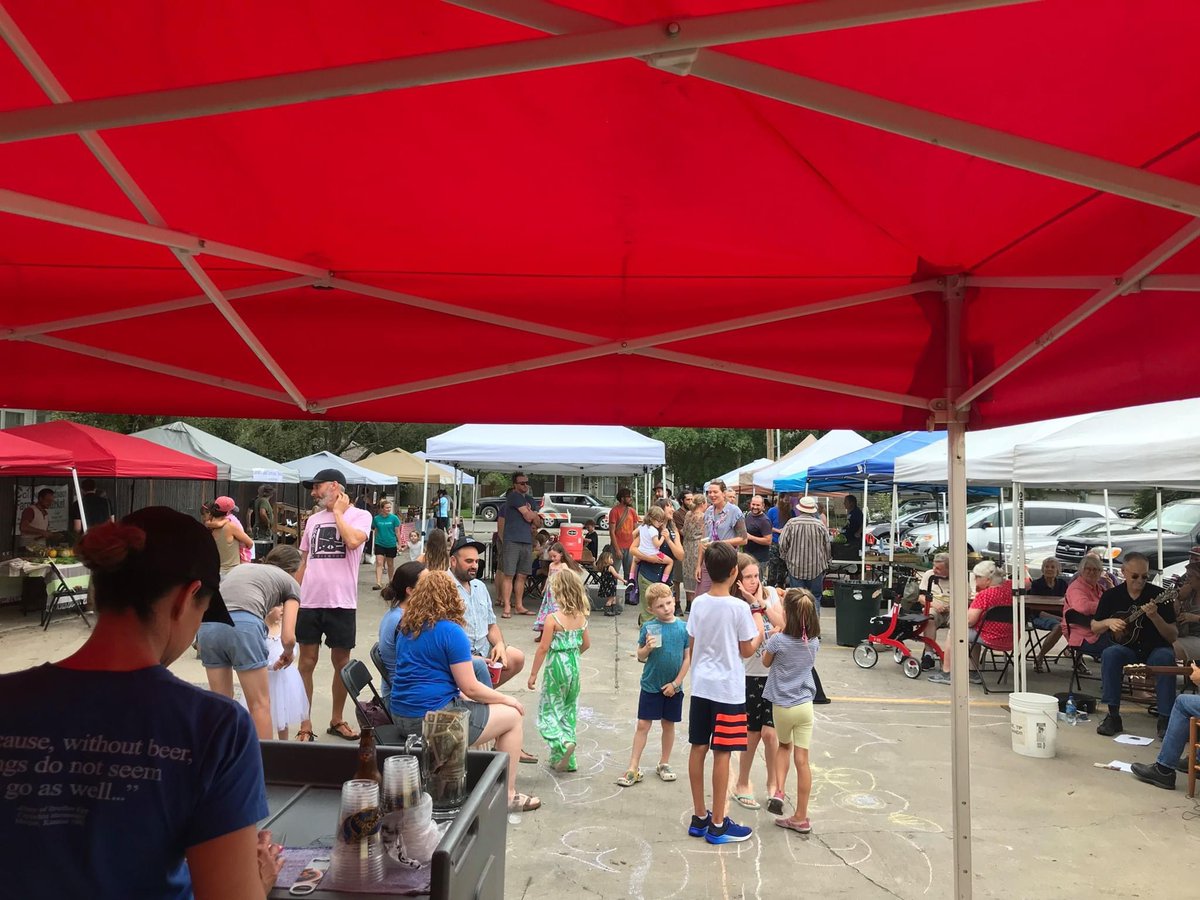 Big news!

The outdoor farmers market season will begin Thursday April 7th!

Awesome vendors: ✅
Music:✅
Hot Food Vendors:✅
Free State Beer:✅

Every Thursday from 4:00pm-6:30pm this Spring and Summer.

And don’t miss out on the <a href="/lawrencefresh/">Lawrence Farmers Mkt</a> downtown market starting 4/9!