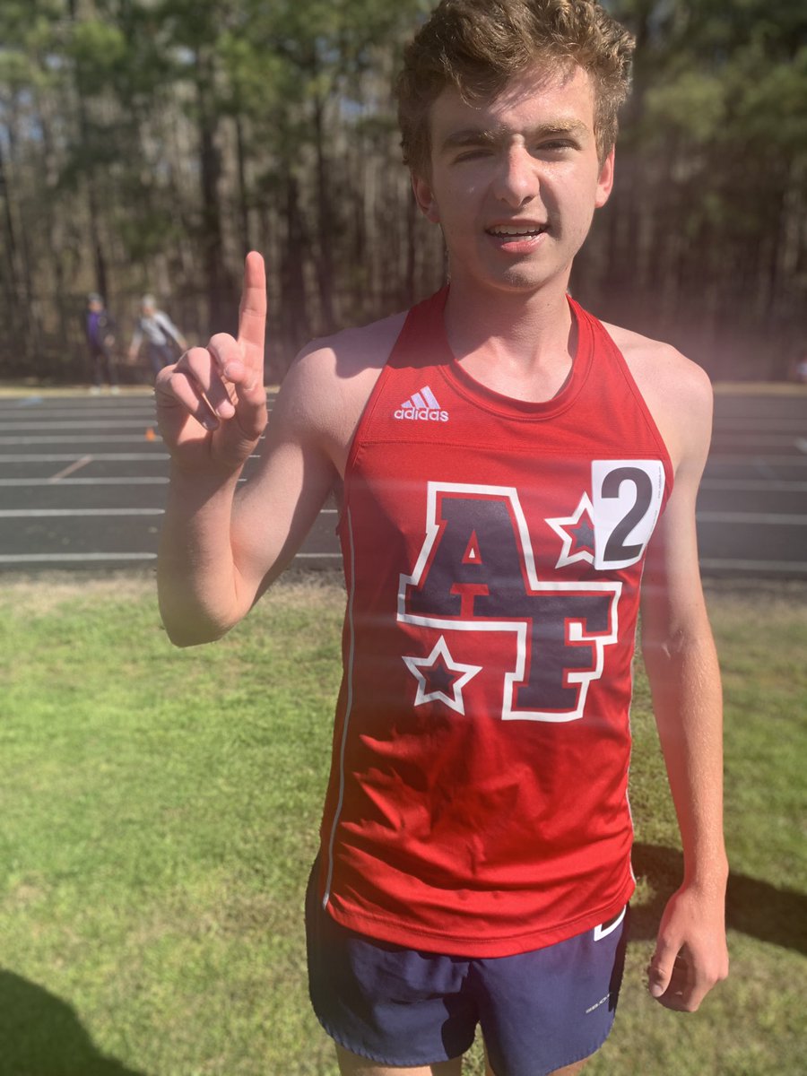 Finn McKee wins the Roy Cooper Premier 1600 with a 4:18.96!!!
✅Regional Qualifier!!!
✅New PR!!!