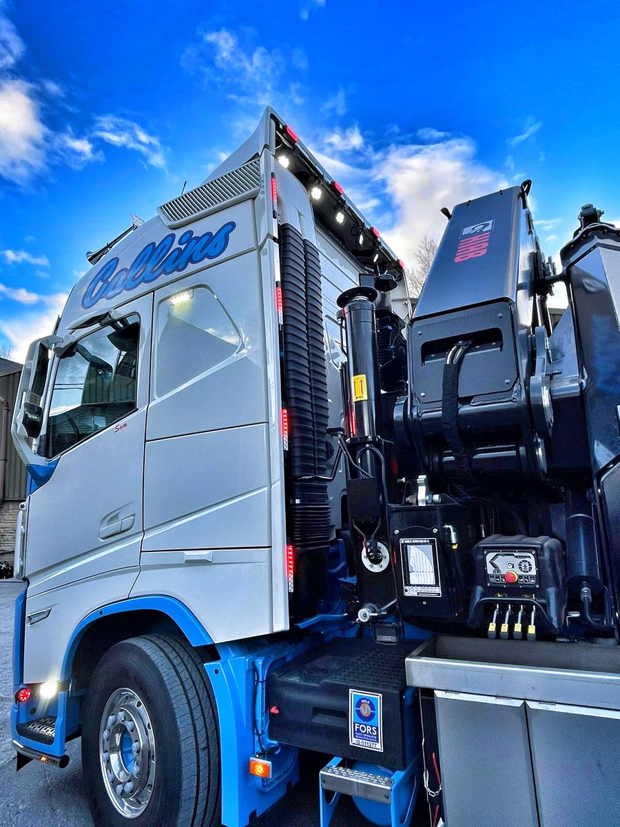 O5OGT's tweet photo. Collected @Collins_Earth New @VolvoTrucksUK today from @KelsaTrucks another cracking job by Darren &amp; his team
on the bar &amp; light fitments 💯 

Nearly time to put her into action:
Construction industry ✅
Cabin moves✅
Nation wide service ✅ https://t.co/uKiy79fueR