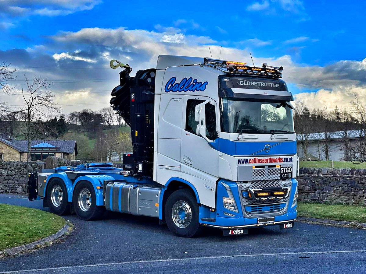 O5OGT's tweet photo. Collected @Collins_Earth New @VolvoTrucksUK today from @KelsaTrucks another cracking job by Darren &amp; his team
on the bar &amp; light fitments 💯 

Nearly time to put her into action:
Construction industry ✅
Cabin moves✅
Nation wide service ✅ https://t.co/uKiy79fueR