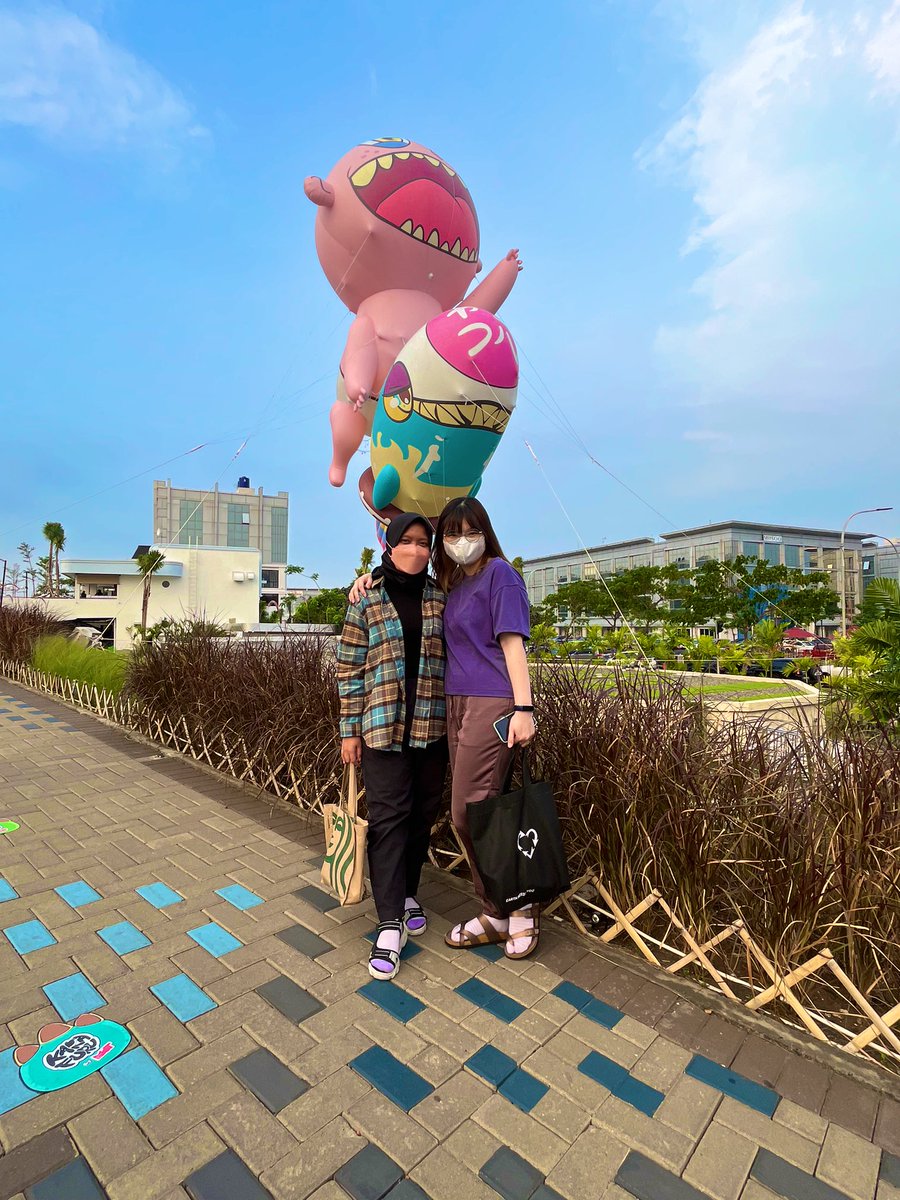 cristnie's tweet photo. First time go to carnival! #FuruFest 🙌🏻🙌🏻 We got some of the Crane plushies after so many attempts BUT ITS SO CHALLENGING! MUST TRY HAHAHA
.
Will come again?? YES FOR SUREEEE!
Let me adopt all the plushies later yaaa 🫣 I WANT IT!! MUST GOT IT!
@KarafuruNFT https://t.co/uLLGDS5zZu