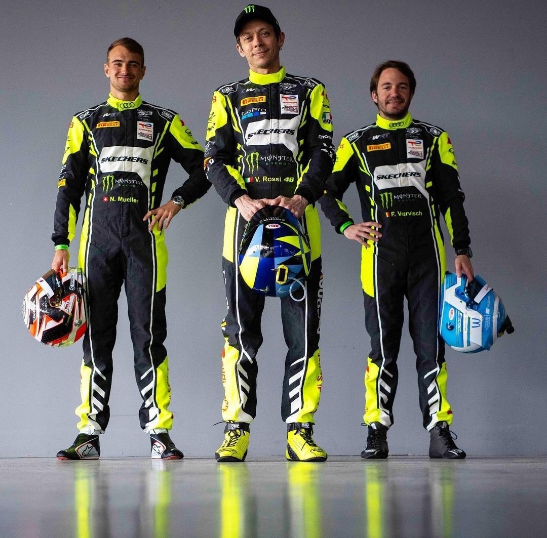 Michi4610's tweet photo. ARE YOU READY? GO! VALEROSSI! GO! 💪😀💪😀💪😀💪👏💪👏💪👏💪👏💪💪 #valentinorossiofficial #skymotori #valeyellowfans #vr46 #vr46fans🇮🇹👍 #vr46academy #guidomeda #rossicè #maurosanchini #wrt  #valentinorossihelmet #audigt #audir8 #audir8gt #thedoctor #thedoctor46 https://t.co/vDIW9Ip9lR