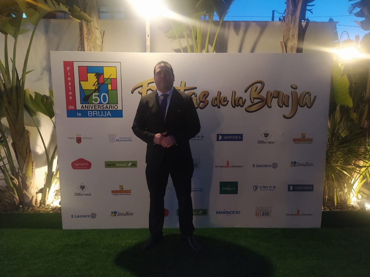 LiberalAlcanta's tweet photo. En el día de ayer el Concejal Liberal, @Alejandrodgl, asistió a la Gala Aniversario 50 años de Fiestas de la Bruja.
Donde se homenajeó a todas las personas y entidades que han hecho posible que las Fiestas sean como las conocemos hoy.
¡Gracias a todos! https://t.co/0xo1LMLGn5