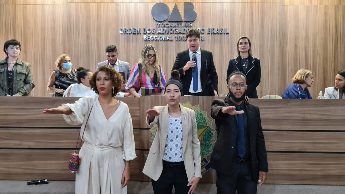 APROMP_Oficial's tweet photo. Vice-presidente da APROMP, Maria Antônia da Silva Jorge, toma posse no cargo de vice-presidente da Comissão de Igualdade Racial da @oabtocantins.
#apromp #comissãodeigualdaderacial #oabtocantins #advocaciapública https://t.co/MBZKmBu44w