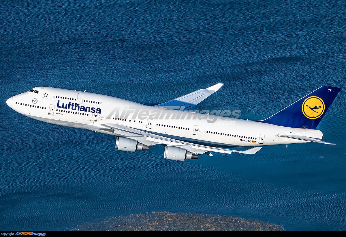 AirNavRadar's tweet photo. Saturday's photo features this @Lufthansa Boeing 747-400 (D-ABTK) over Boston captured by @diecastryan ✈️📸
Live tracking: https://t.co/LAiwuLYokw
Follow us on #TiKTok for more aviation-related content: https://t.co/NEPqbrDAyM🔗
#Lufthansa #Boeing747 #DABTK #RadarBox https://t.co/zHVJhQcKM5
