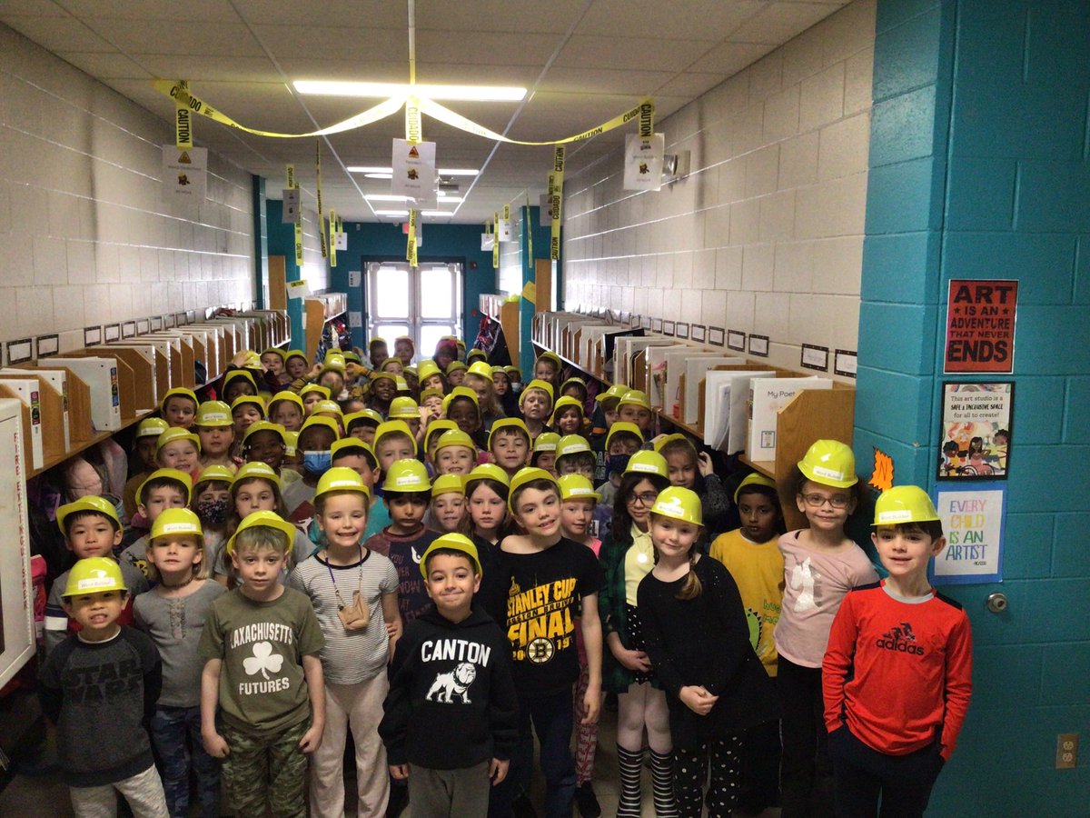 LuceSchool's tweet photo. Construction in progress in 1st Grade:#wordbuilders #LuceCrew @Canton_IntSuper @LuceCAPT https://t.co/g0nZY5VziA
