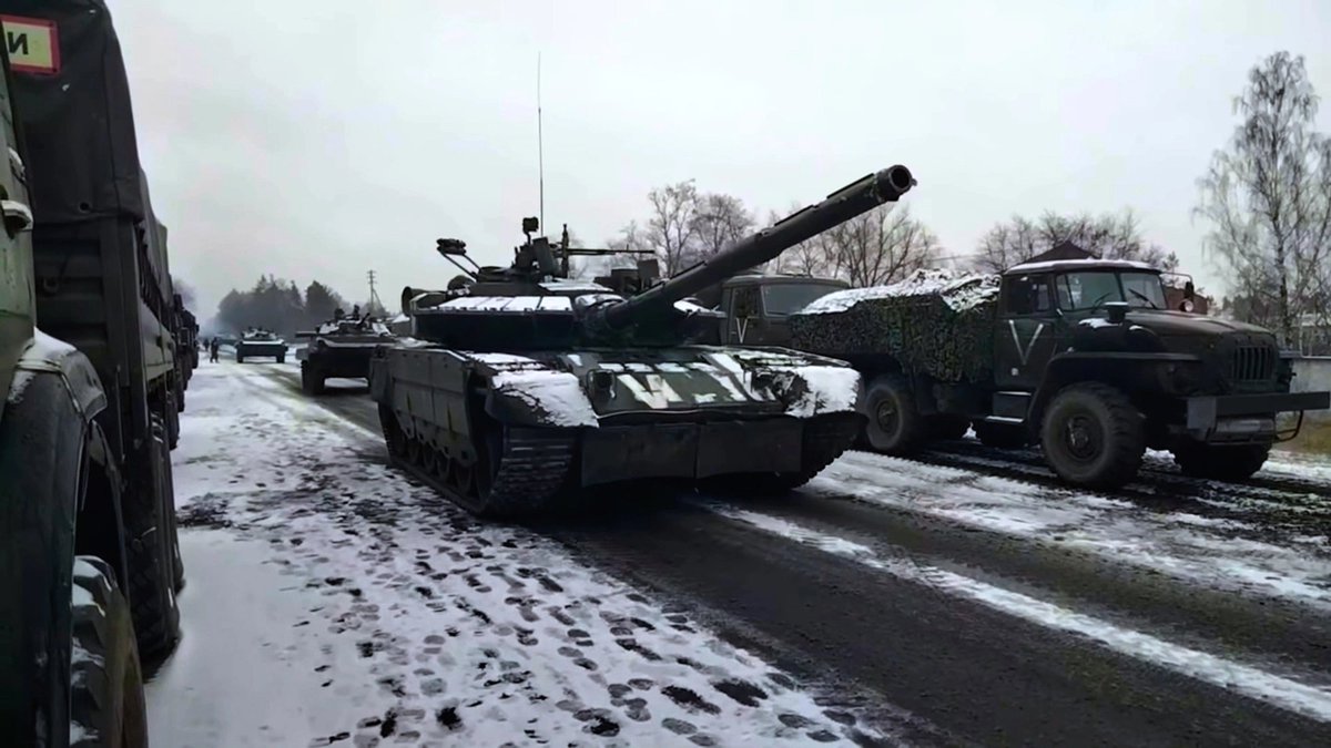 Battle of Kyiv Thread 16/The main army attacking Kyiv came overland with tanks and armor, the 35th Combined Arms Army. It fought itself to and through the perimeter of the Antonov airport & afternoon Feb 25 airport was in Russian hands. But now unusable so was pyrrhic victory