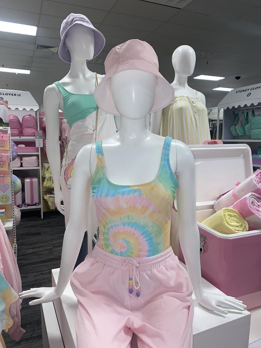 JaviVM0347's tweet photo. Letβs go to the Beach β±ππ, or Take a trip? I got my Travel set βοΈ from #StoneyCloverLanexTarget π And the vibes are perfect for it. Huge Shoutout to @Katie_Fassone and our DBO Megan for all the hard work and making the set PHENOMENAL! π€© #store347 #VisualTingz @Carrieg0347 https://t.co/0DaFRYxegY