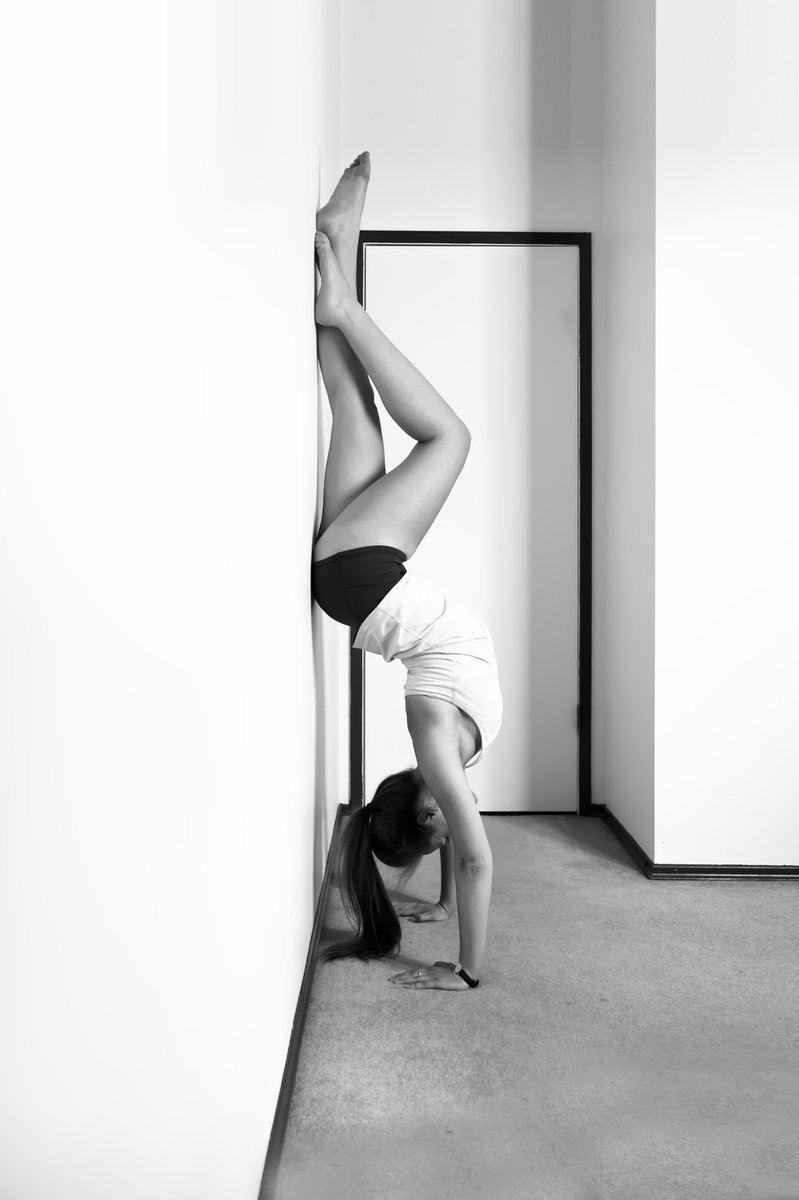 nud3nutrition's tweet photo. #gm and #HappySaturday 💛 committing to my daily personal #mysore practice again this month so thought I’d throw it back almost 5years ago! What version do you like better? 🖤🤍 or 🌈 ? #NFTCommmunity #NFTartist https://t.co/POB93R9amt