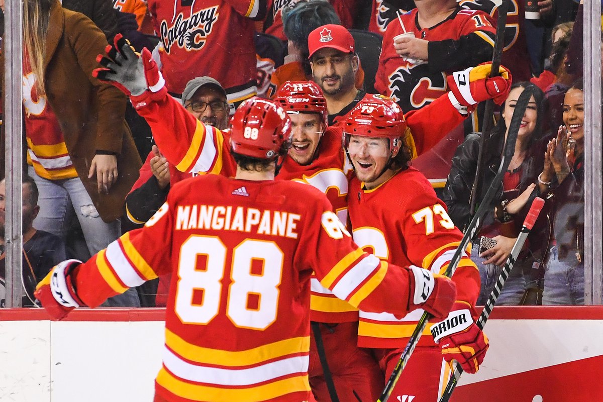 GOOD MORNING!

Want to win a pair of tickets to tonight's #Flames vs. Blues game? Well, it's your lucky day - we have two pairs to give away!

RT this post and reply with your current favourite Flame for a chance to win! We'll draw winners at 11:00 AM MT!