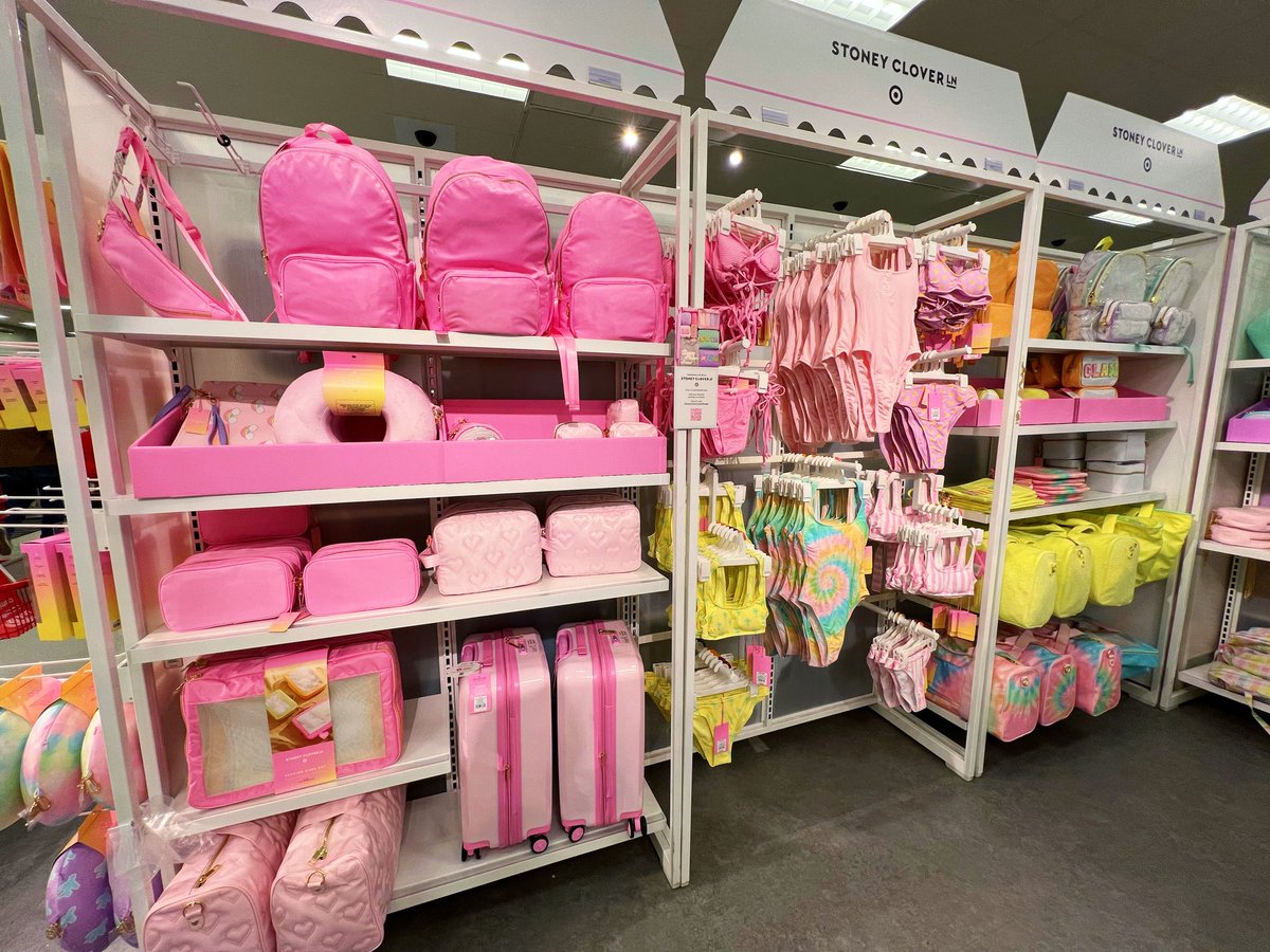 AbeFromTarget's tweet photo. Pastels in Paradise 🙂💖🌴

#StoneyCloverLanexTarget has arrived at 1895 and it’s giving Summer vibes! 

#Target #LTO #StoneyCloverLane https://t.co/jE3tZzg01N
