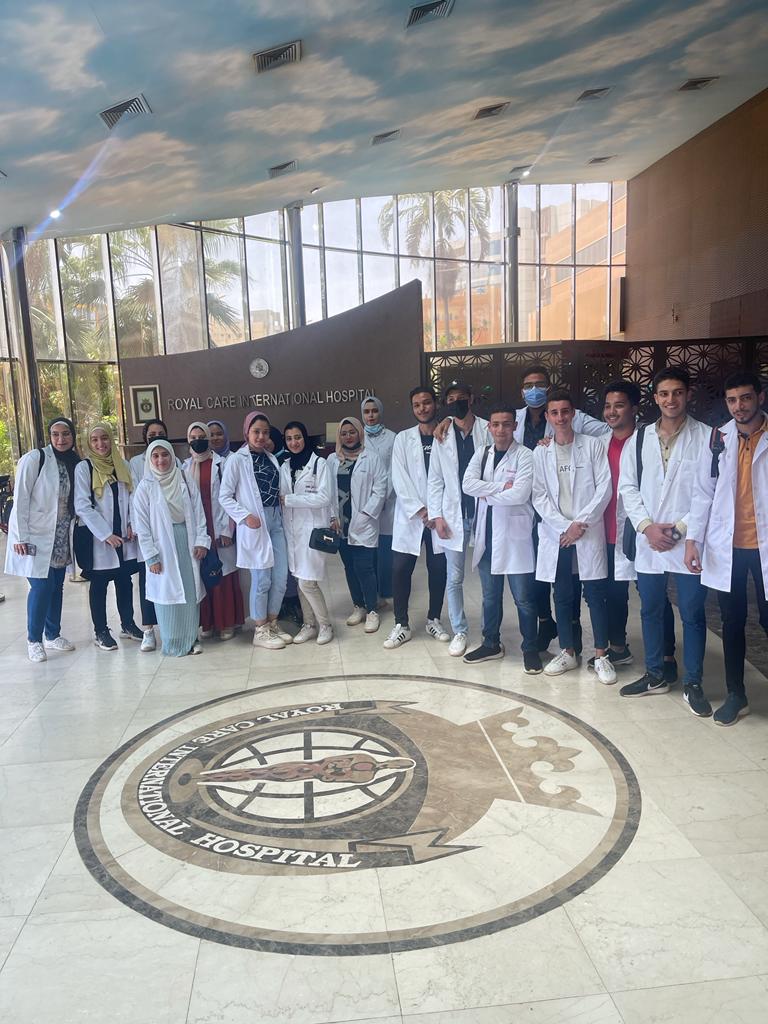 ustedusd's tweet photo. طلاب كلية الطب #المصريين بجامعة العلوم والتقانة يزورون مستشفيات الجامعة على راسها مستشفى "رويال كير العالمية" بالخرطوم. 

#جامعة_العلوم_والتقانة
#السودان 
https://t.co/o7POH6QDHp https://t.co/4yRn55w0n0