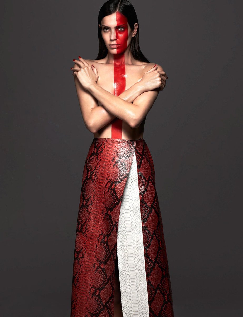 worlds_moda's tweet photo. Welcome to
VOGUE NETHERLANDS!
#april22WM (1/3)

#VOGUENL,
December 2014.
By #Ishi

⬇️More in the next post⬇️
#AmandaWellsh https://t.co/o0Esi6Z7xq