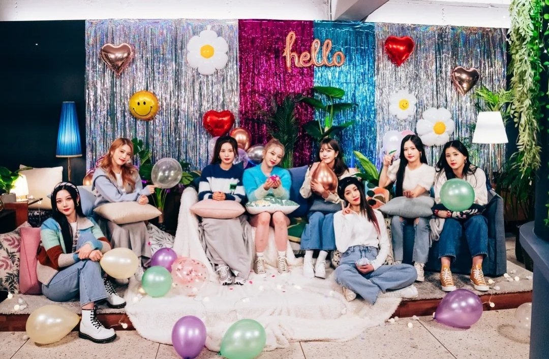 benevoIencia's tweet photo. 18 hours until nature's city pop song starry night comes out ✨ https://t.co/TAy4ox7kKm