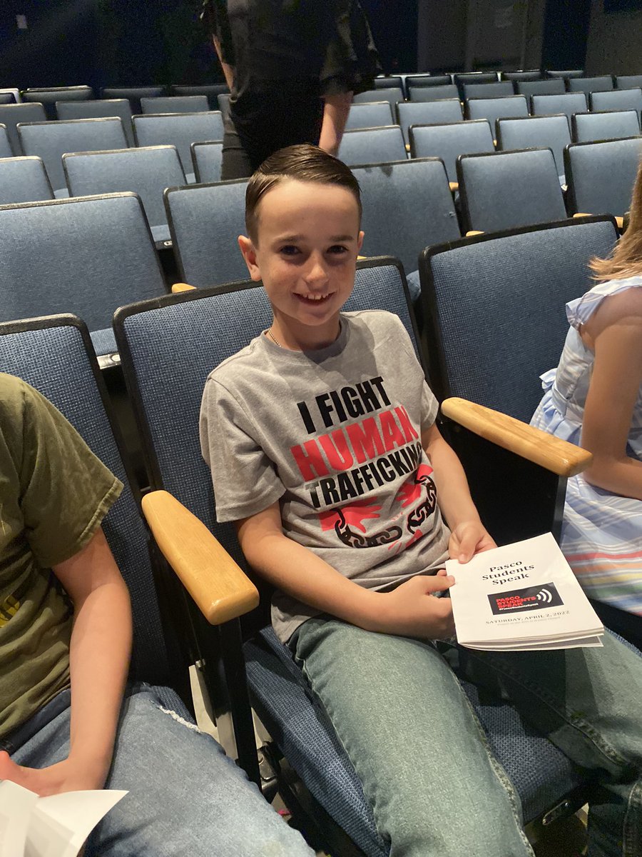 Connaway_QHES's tweet photo. Our Quail rocked his speech today. Such an amazing accomplishment! Loved seeing the kids spread awareness on issues they are passionate about. #PascoProud #NailedIt #StopHumanTrafficking #QuailsRock #4thGradersRock #PascoStudentsSpeak https://t.co/0zkTk2FDVr
