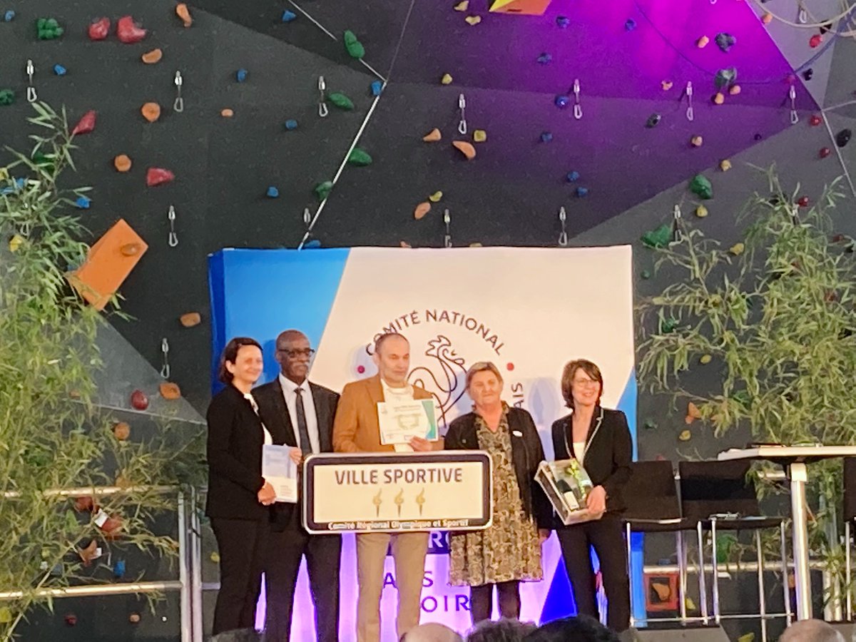 RNicolleau's tweet photo. Lauréate 2019 #Carquefou ville la plus sportive des Pays de la Loire accueille la cérémonie des communes lauréates 2022 du Comité Régional Olympique et Sportif https://t.co/mgmHBDnC2p