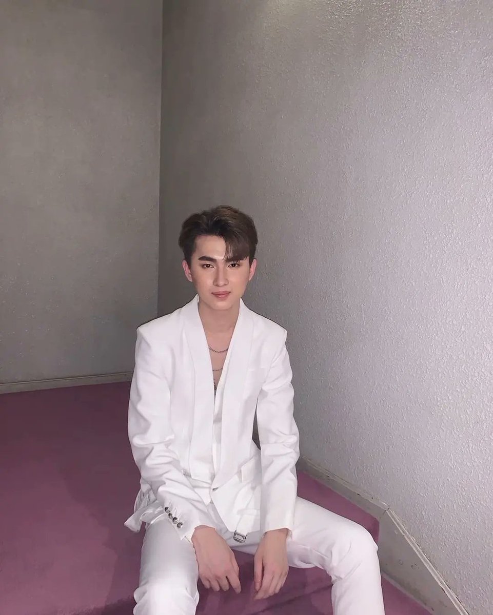 Ttonmai_story's tweet photo. 🌳Tonmai IG Update [04.02.2022]

🏖️เมษาหน้าอ่ะร้อน แต่เธออ่ะหน้าหล่อ 
หล่อจนใจเต้นแรง 

📷tonmaiipt_

#คมชัดลึกอวอร์ดครั้งที่18  
#TONMAI #PENTHAI #NKOTH 
#TPOP #kamientertainment https://t.co/dsAb8gB2ij