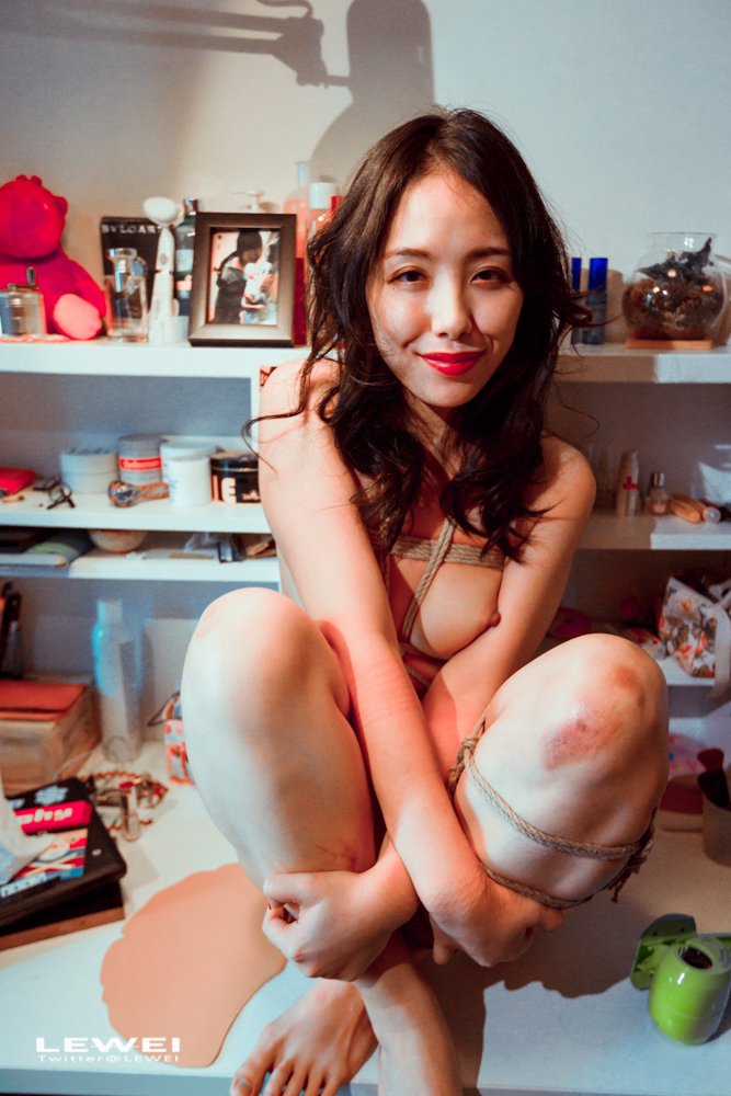 邻家有女～
#LEWEI #Bondage #广州约拍 #捆绑 #废墟 #BabyArt #ChinaArt #ChinaBondage
各类主题创作拍摄欢迎私我约拍～
投稿：
@Fengsiyuan
@CikilikeA
@tbzt3623 https://t.co/lt4I2mKfih