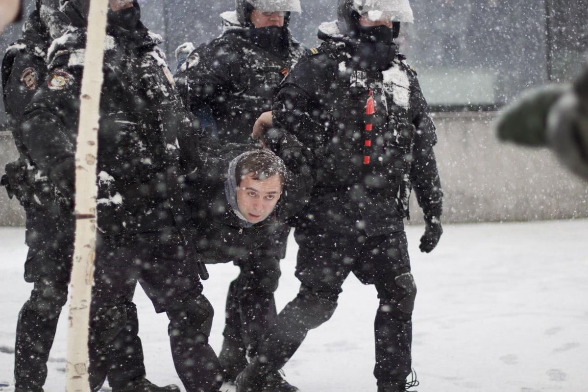 Anti-war protests are taking place in 15 #Russian cities. During the rallies, Putin's police detained about 180 people with the use of force.