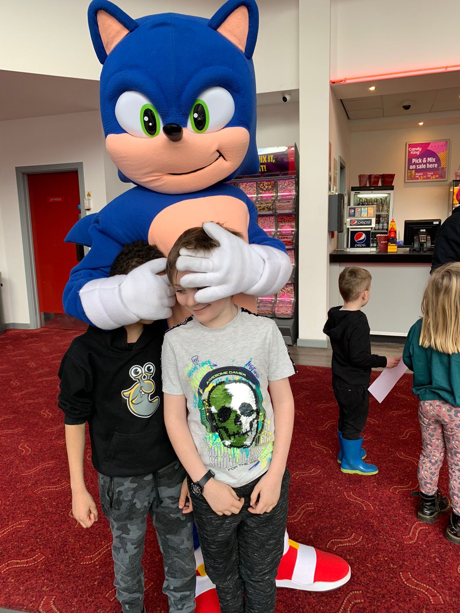 vmccurrach's tweet photo. My boy and his friend loving meeting Sonic at @savoycinemasuk in Worksop #SonicTheHedgehog2 https://t.co/ccwGTExrrr