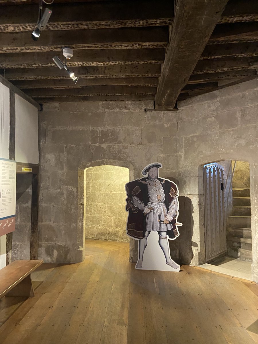 ENortonHistory's tweet photo. Hello Henry #portlandcastle https://t.co/x8LxkPNbs1
