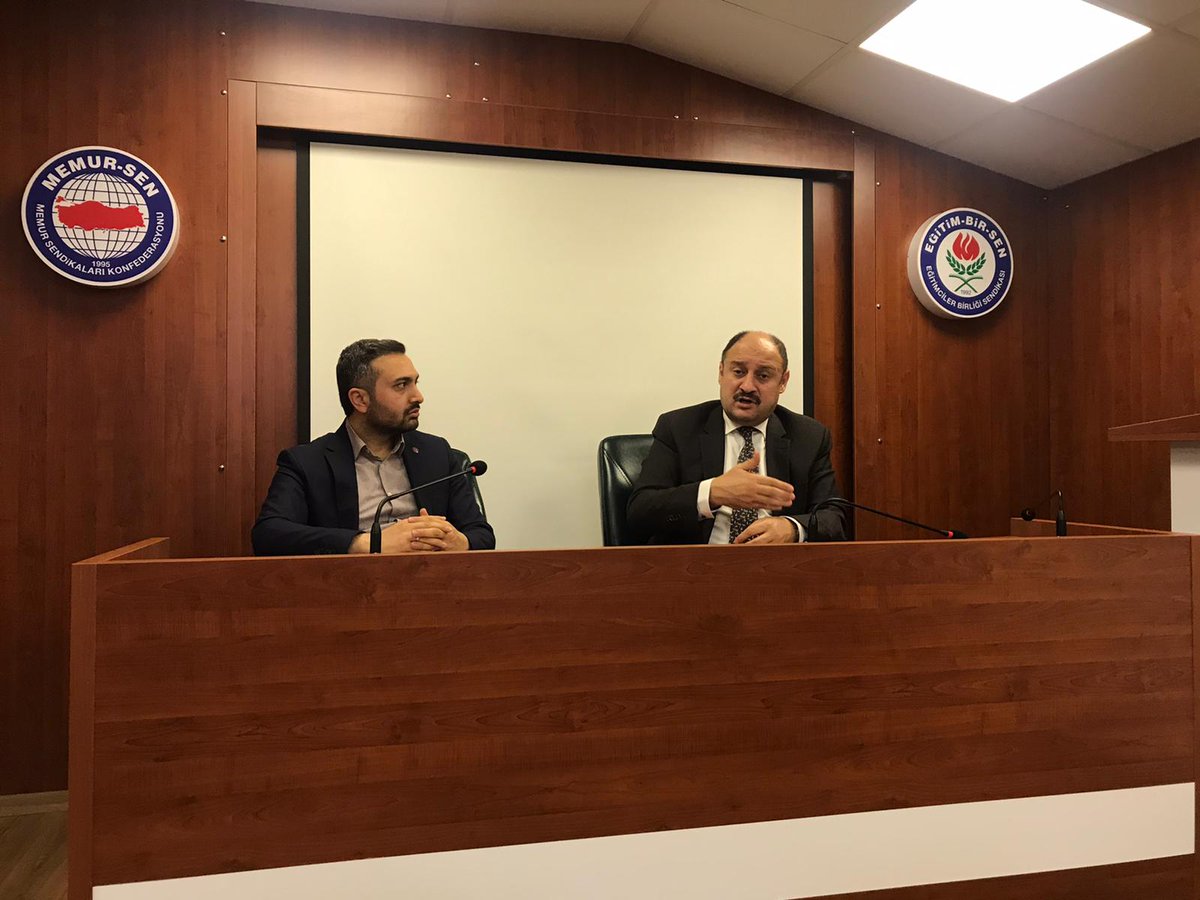 06gencmemursen's tweet photo. "Ukrayna-Rusya Krizinde 
Türkiye'nin Arabaluculuğu" konusunu
🇹🇷"Barışın Anahtarı Türkiye"🇹🇷
diyerek TBMM AB Uyum
Komisyonu Başkanı
AK Parti MKYK Üyesi
Mehmet Kasım Gülpınar'dan dinledik.

Kıymetli paylaşım 
ve değerlendirmelerinden dolayı
kendilerine çok teşekkür ediyoruz. https://t.co/5xfxlHOMTW