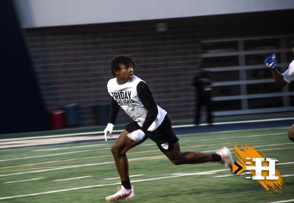 InsideHashes's tweet photo. 📸📸📸 Some Photos for @routeking_1 Friday Night Lights Show Case!!! (Thread). Elite Talent Cased Last Night!!! 

Follow @InsideHashes on Youtube for all the upcoming Player Interviews &amp; Visit our website: https://t.co/KJKLzna4TH

#routeking #FridayNIghtLightsShowcase #Recruiting https://t.co/mJYytTZycX