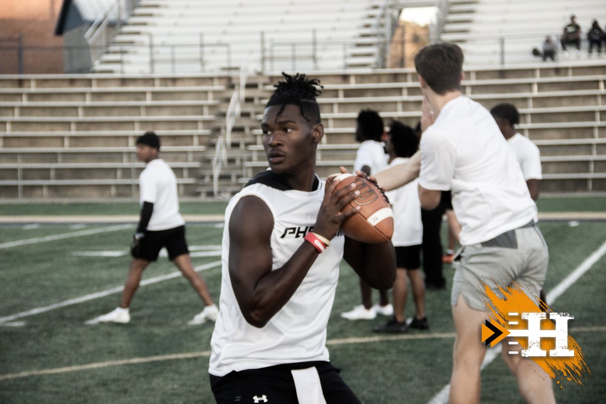 InsideHashes's tweet photo. 📸📸📸 Some Photos for @routeking_1 Friday Night Lights Show Case!!! (Thread). Elite Talent Cased Last Night!!! 

Follow @InsideHashes on Youtube for all the upcoming Player Interviews &amp; Visit our website: https://t.co/KJKLzna4TH

#routeking #FridayNIghtLightsShowcase #Recruiting https://t.co/mJYytTZycX