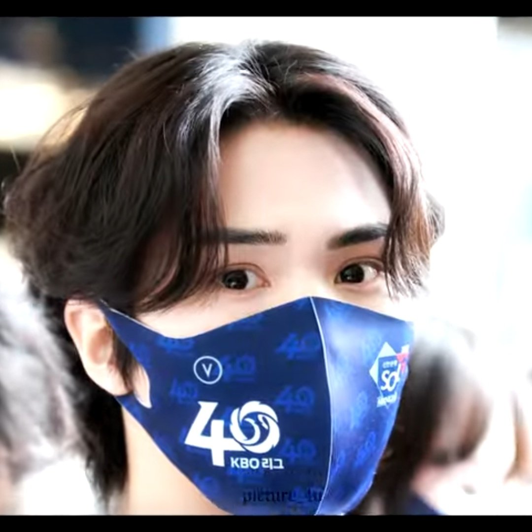 DarohaVenus's tweet photo. This is your first time singing national anthem for sport game. I can't wait to see a million more first times of yours achieving new goals. Congratulations my tree ๐ณ
pic cr.picture_4u
https://t.co/4ASUD1A2g3
#Restore_Challenge #ROCKY #๋ผํค https://t.co/HZsOEjhnjA