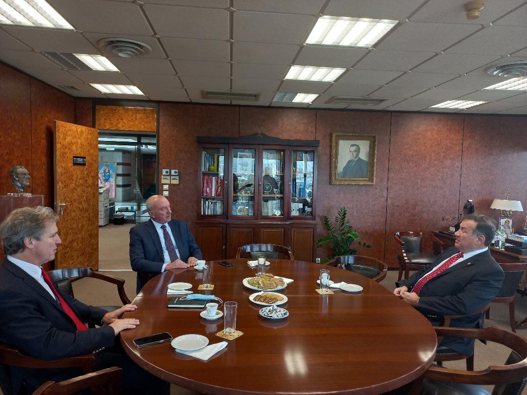 HellenicOlympic's tweet photo. HOC President Spyros Capralos welcomes LEN President Antonio Jose Silva
👉https://t.co/jeepFiL095
#Len #aquatics #Capralos #HellenicOlympicCommittee https://t.co/F5tDWLozuE