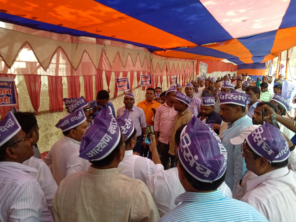Shashikprasad1's tweet photo. पुरानी पेंशन बहाली, निजीकरण के खिलाफ ,बेरोजगारी, आरक्षण, लोकतंत्र ,रोजी-रोटी पर हमला के विरोध में गर्दानीबाग पटना में आयोजित सफल महा धरना को संबोधित करते हुएl
@Dr_Uditraj 
@RahulGandhi @aiparisangh https://t.co/apu9Pr5As7