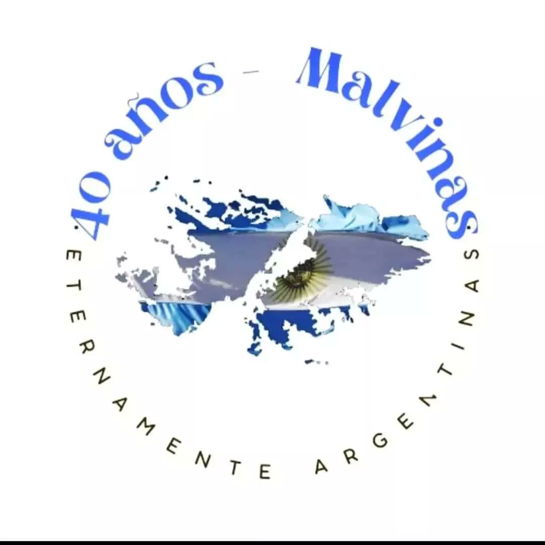 EmbajadoraPMY's tweet photo. #40AñosdeMalvinas

Observo esta foto y pienso en cada uno de estos soldados que se fue con la esperanza de volver a su casa a abrazar muy fuerte a quienes amaron durante toda su vida.
Veo esta foto y simplemente puedo decir: GRACIAS HÉROES DE MALVINAS.♥️🇦🇷

#MalvinasArgentinas https://t.co/antr635lXy