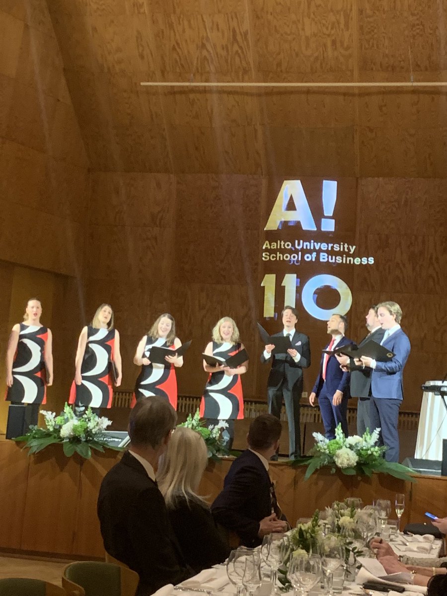 Juhlapäivä jatkuu. Nyt juhlistamisvuorossa Aalto kauppis 110 v. Rahoittajien tilaisuus. #EIR #osuustoiminta #Sryhma #Op #metsagroup #tradeka #lahitapiola ⁦<a href="/AaltoBIZ/">Aalto BIZ</a>⁩ 🍾