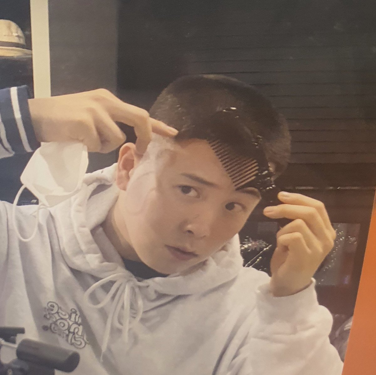 cloudnapapat's tweet photo. หวีผมหน่อย ได้หล่อๆ
#. npp https://t.co/P6OHos6Aim