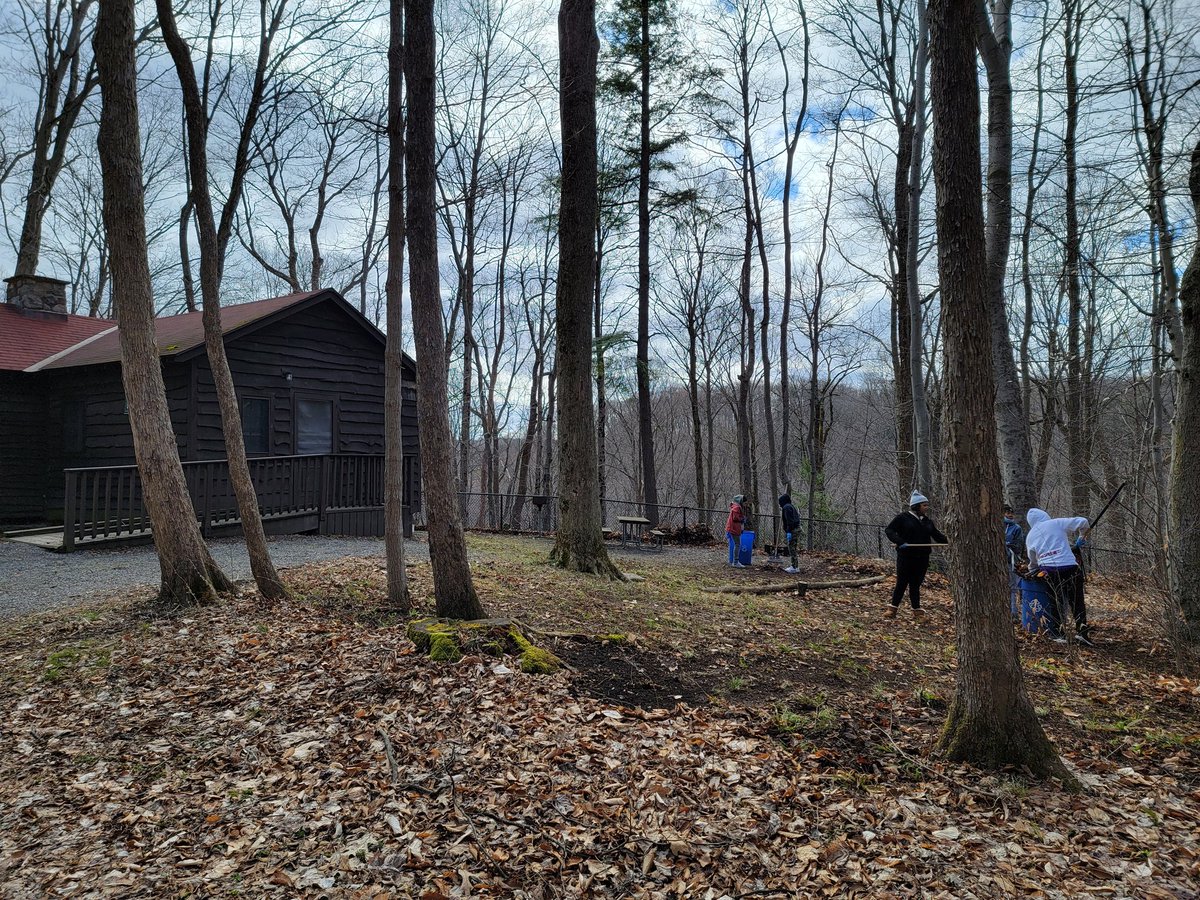 Spending my day with some amazing scholars. Giving back to the community and working towards our goals! #SASAtoms <a href="/CharterEmpire/">Empire Charter Consultants</a> <a href="/SyracuseAcademy/">Syracuse Academy of Science</a>
