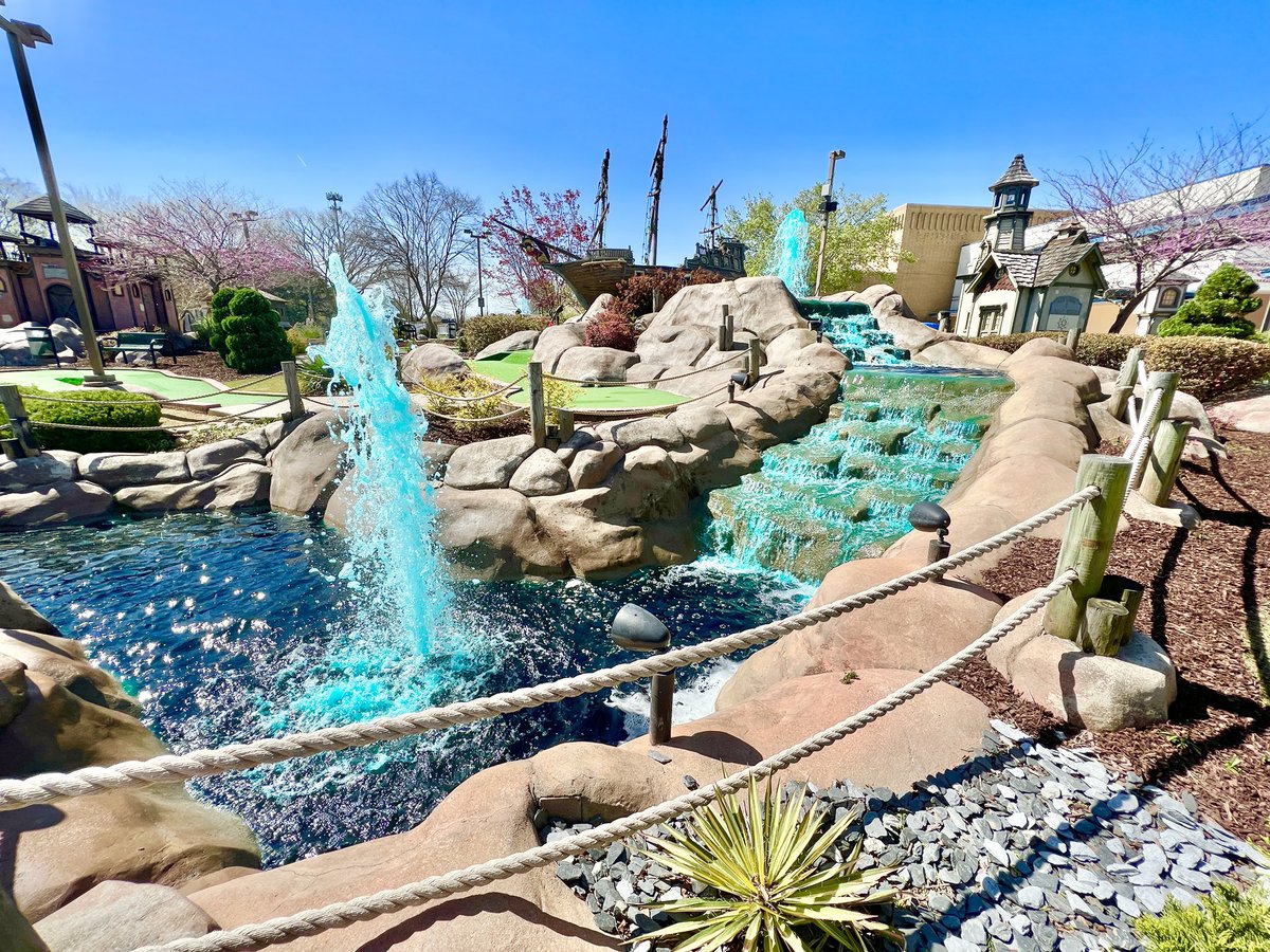 AuroraCineplex's tweet image. It’s SPRING BREAK AT THE FRINGE! 
We are Open 10am-10pm daily this Sat April 2nd- Sat April 9th, and 10am-8pm Sun April 10th.

Ph: 770-518-0977 a51fun.com

#thefringe #minigolf #springbreakatl #springbreakatlanta #roswellga #visitroswellga #alpharetta #miltonga