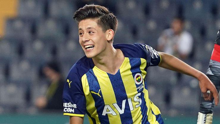 ugurdundarTV's tweet photo. Arda Güler gibi genç yıldızları keşfedip Fenerbahçe'de önünü açan ve böylece devrim gibi değişime imza atan herkesi yürekten kutlarım... https://t.co/WPZSlCx8Ku