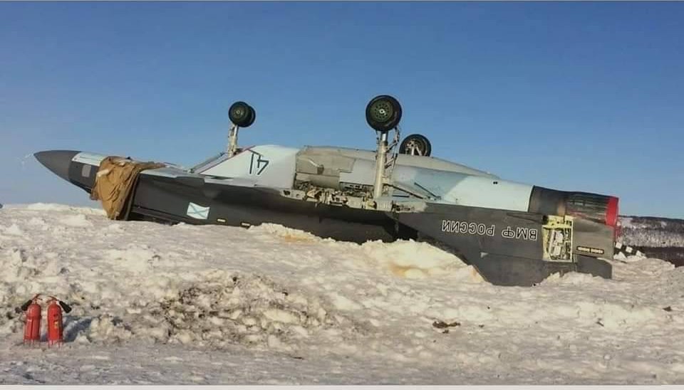 DarthPutinKGB's tweet photo. Russian Air Force jet plays dead after hearing rumors of flying tractors in Ukraine. https://t.co/MMfLiA8Kz6